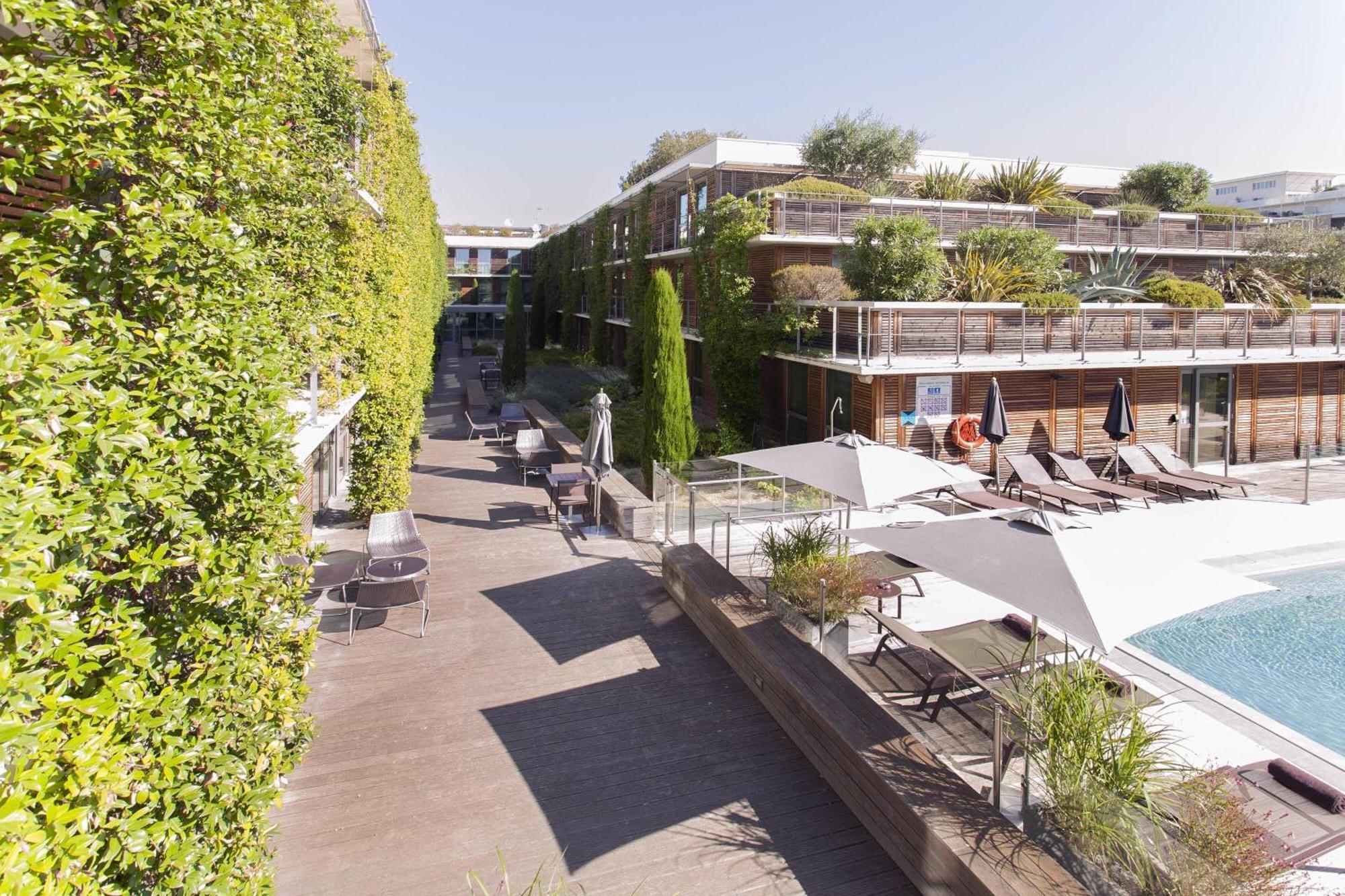 Courtyard By Marriott Montpellier Hotel Exterior photo