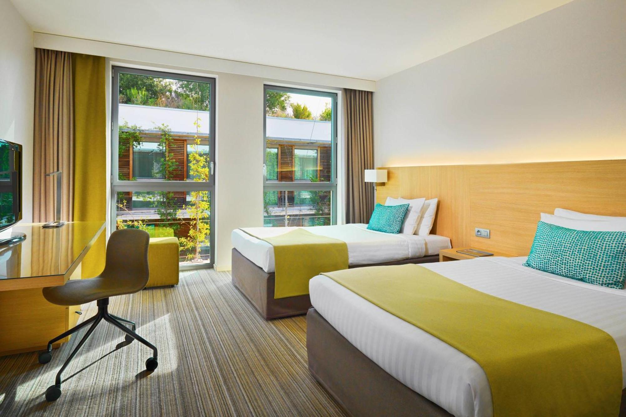 Courtyard By Marriott Montpellier Hotel Exterior photo