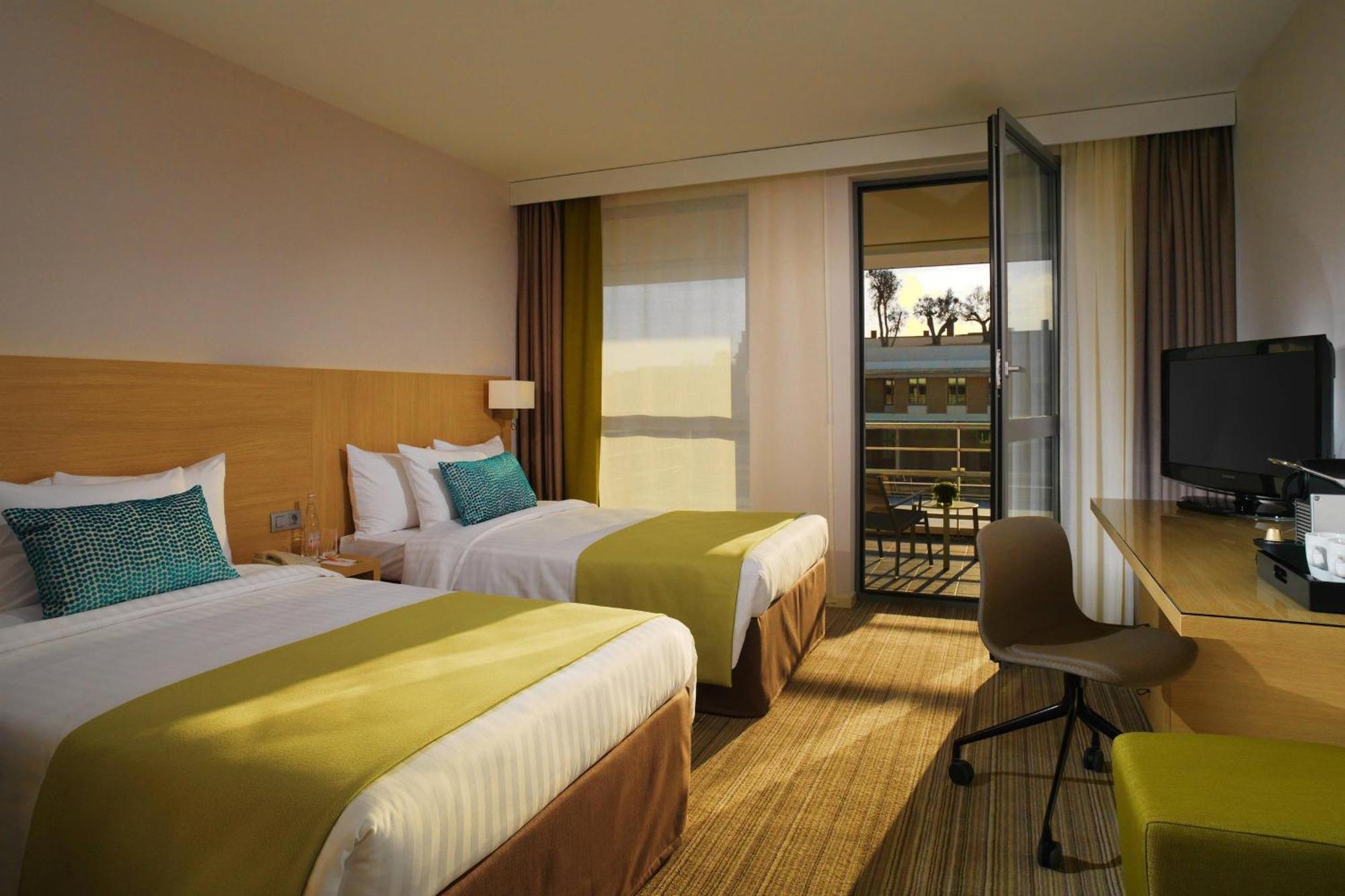 Courtyard By Marriott Montpellier Hotel Exterior photo