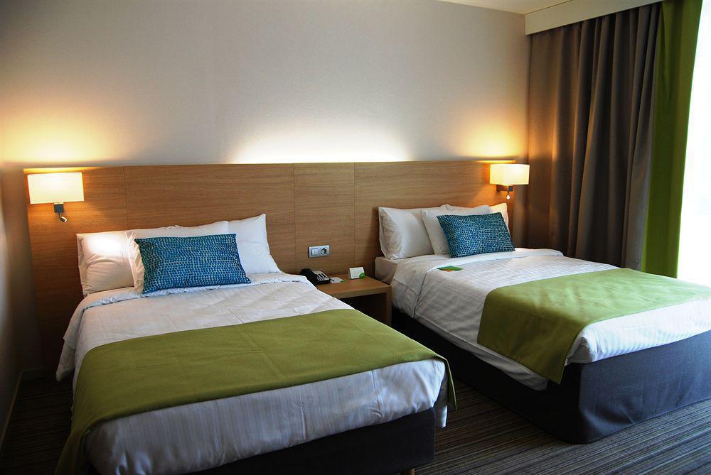 Courtyard By Marriott Montpellier Hotel Exterior photo